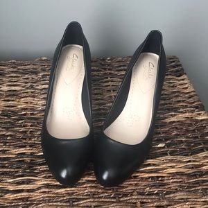 Clark’s pumps